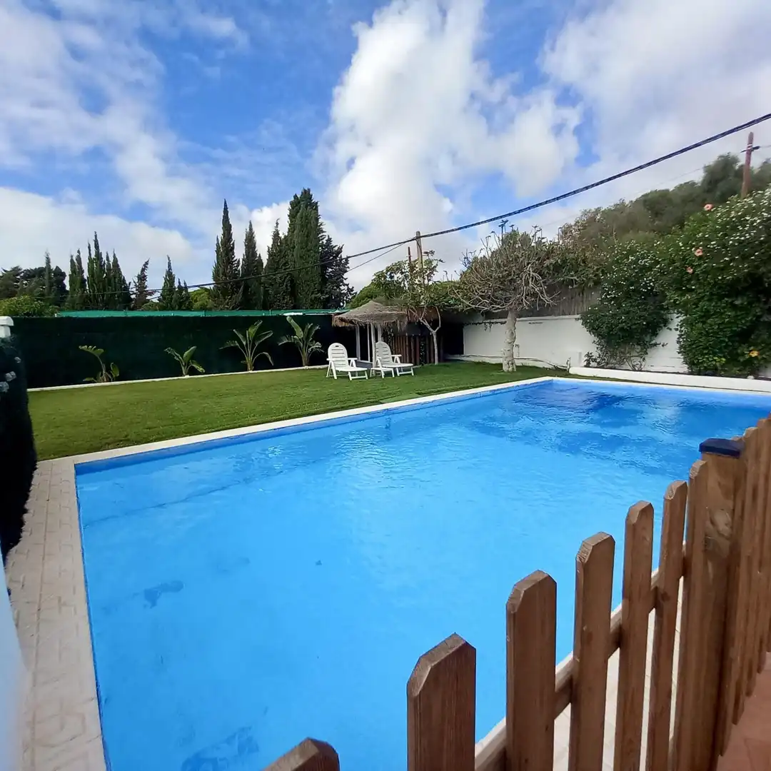 Piscina de Casa o xalet en venda en El Puerto de Santa María amb Aire condicionat, Jardí privat i Terrassa