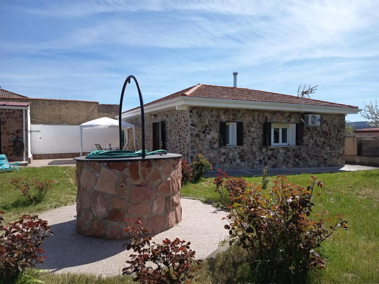 Exterior view of Flat for sale in Espinosa de Henares  with Air Conditioner, Heating and Private garden