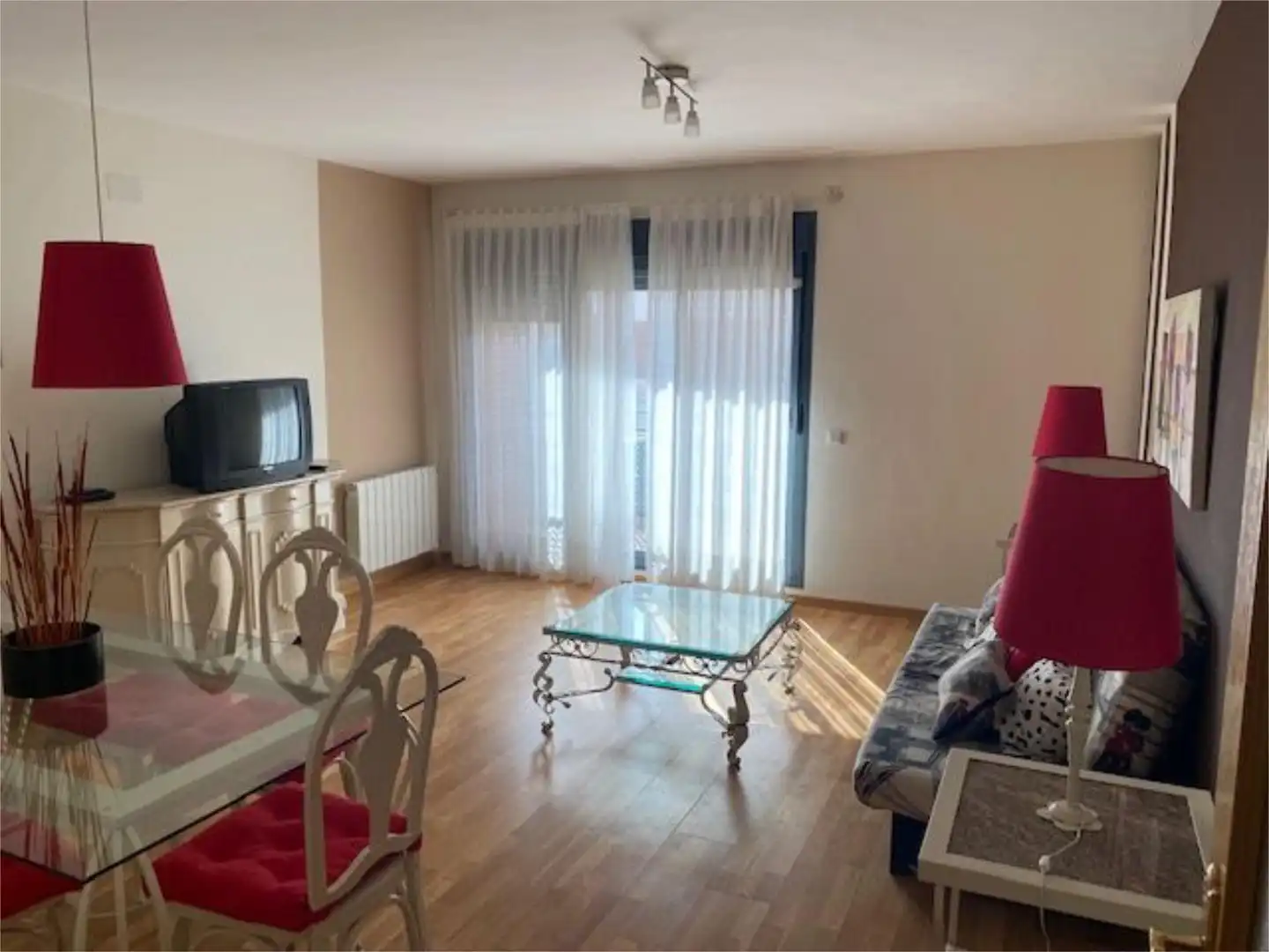 Living room of Flat for rent in Tarancón  with Heating, Parquet flooring and Terrace