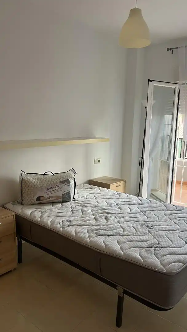 Wohnung zum Verkauf in Calle las Naciones, 8, El Zabal - Santa Margarita Schlafzimmer von Wohnung zum Verkauf in La Línea de la Concepción mit Balkon