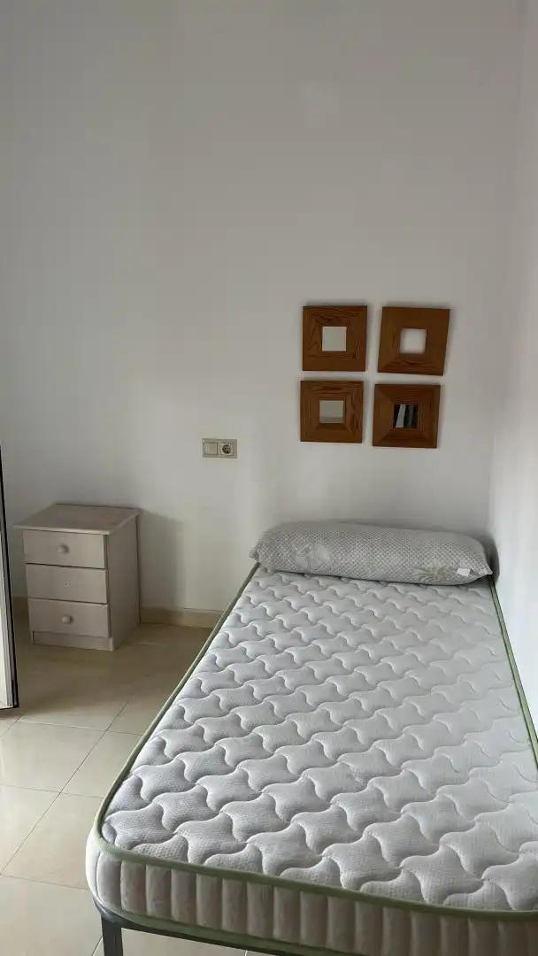Wohnung zum Verkauf in Calle las Naciones, 8, El Zabal - Santa Margarita Schlafzimmer von Wohnung zum Verkauf in La Línea de la Concepción mit Balkon