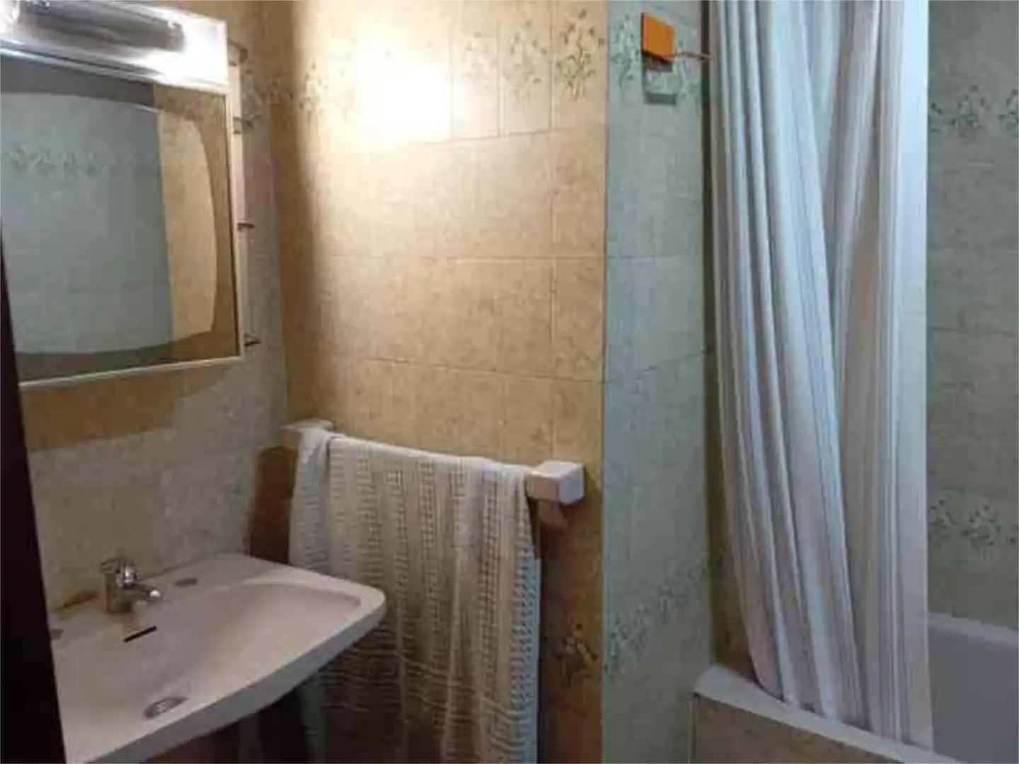 Badezimmer von Wohnungen zur Miete in Castrillón mit Terrasse