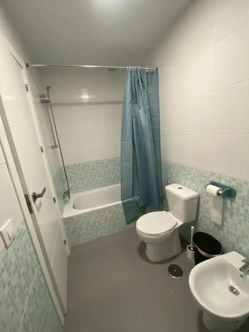 Flat for rent in Calle Sevilla, 21, Aznalcázar Bathroom of Flat for rent in Aznalcázar with Air Conditioner, Heating and Terrace