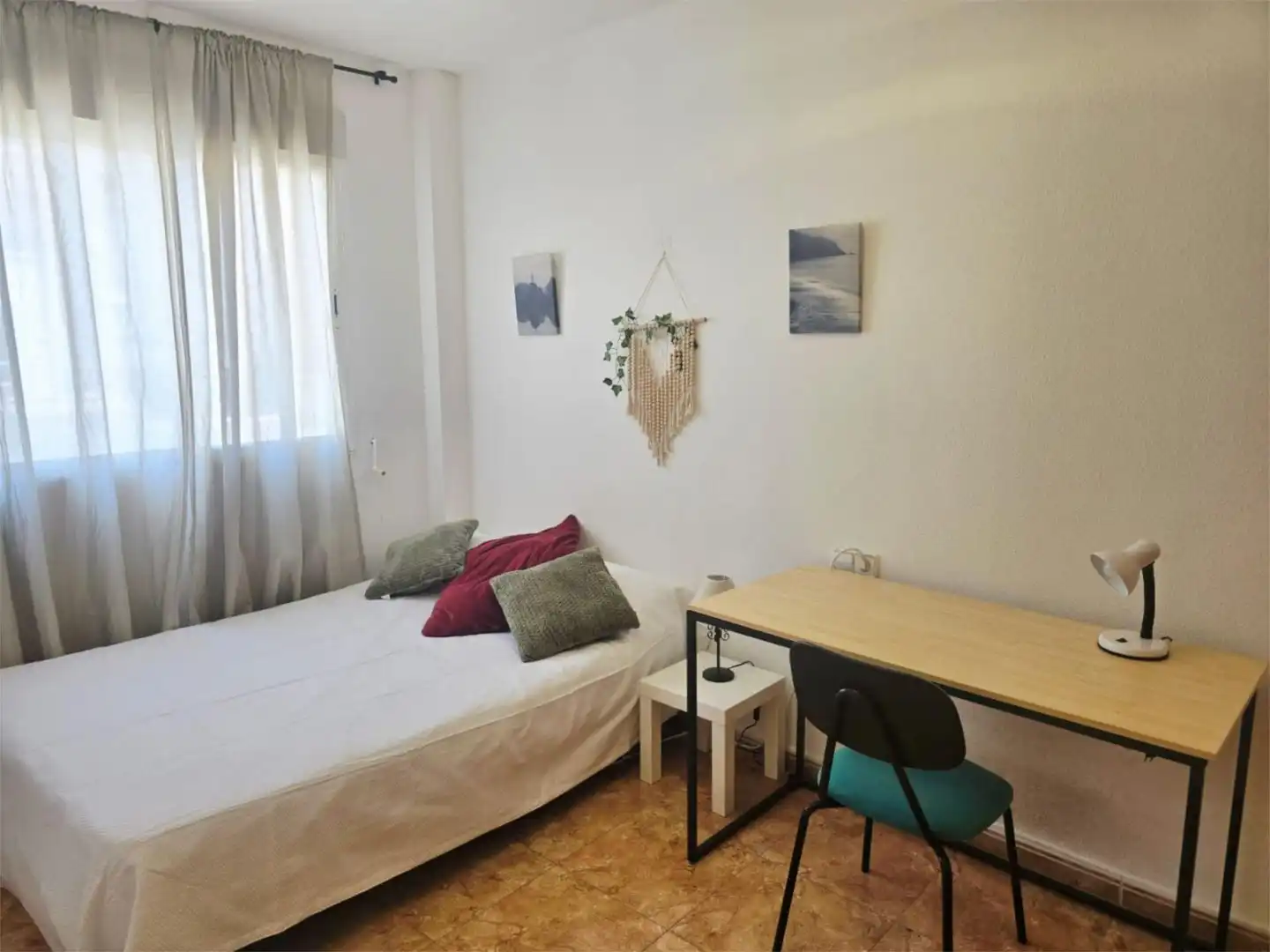 Habitación de Piso para compartir en  Murcia Capital con Amueblado y Parking comunitario