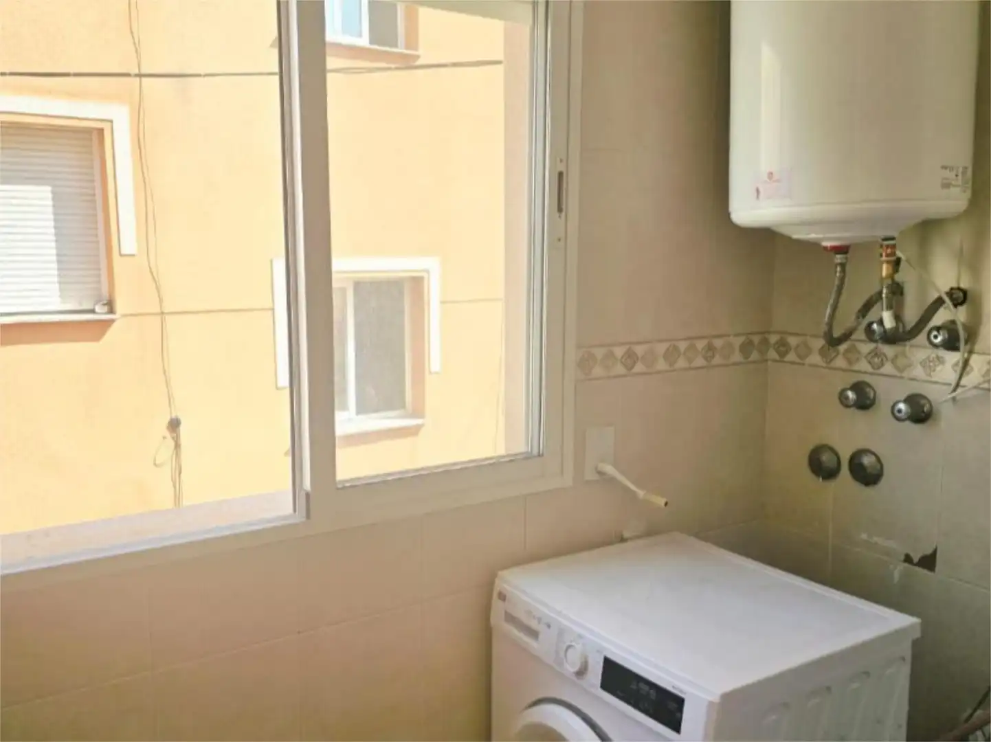 Habitación en Calle Montoyas, 2, El Palmar Baño de Piso para compartir en Murcia con Amueblado y Parking comunitario