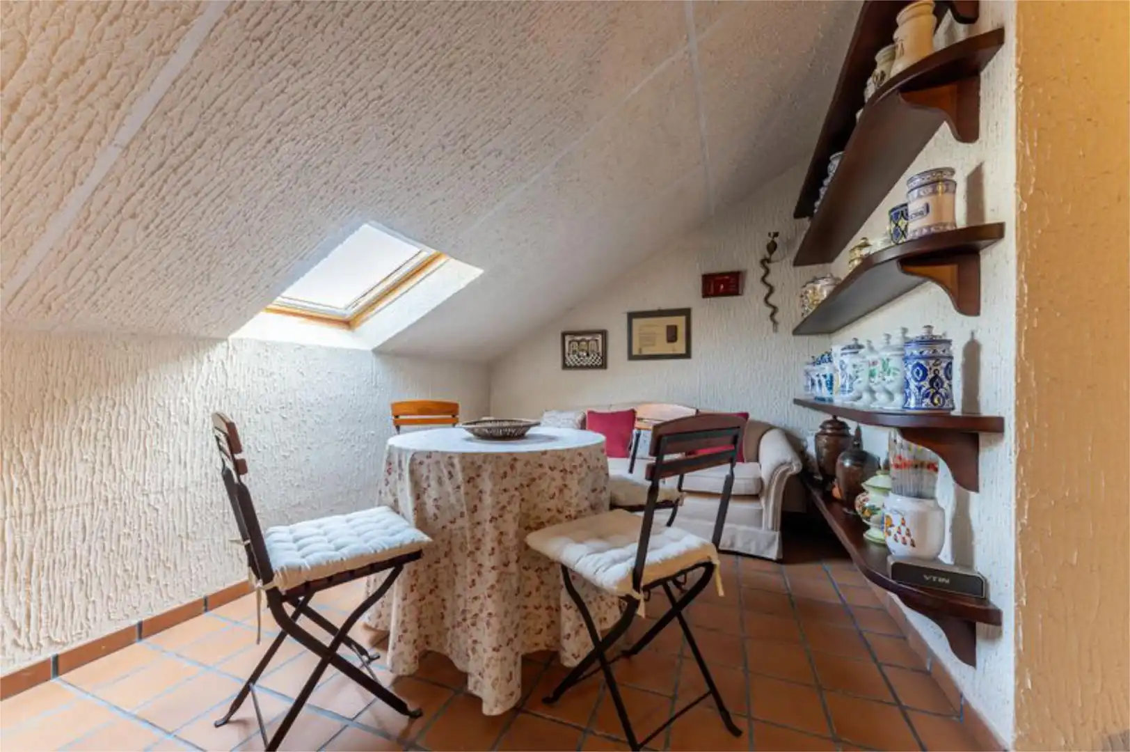 Casa adosada en venta en Carrer Manuel de Falla, 44, Ibi Comedor de Casa adosada en venta en Ibi con Aire acondicionado, Calefacción y Jardín privado