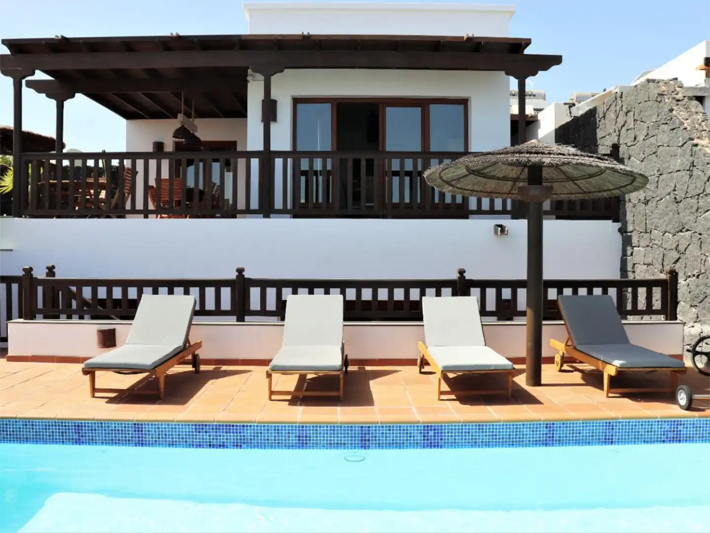 Casa adosada en venta en Calle Holanda, 2, Playa Blanca Terraza de Casa adosada en venta en Yaiza con Aire acondicionado, Calefacción y Jardín privado