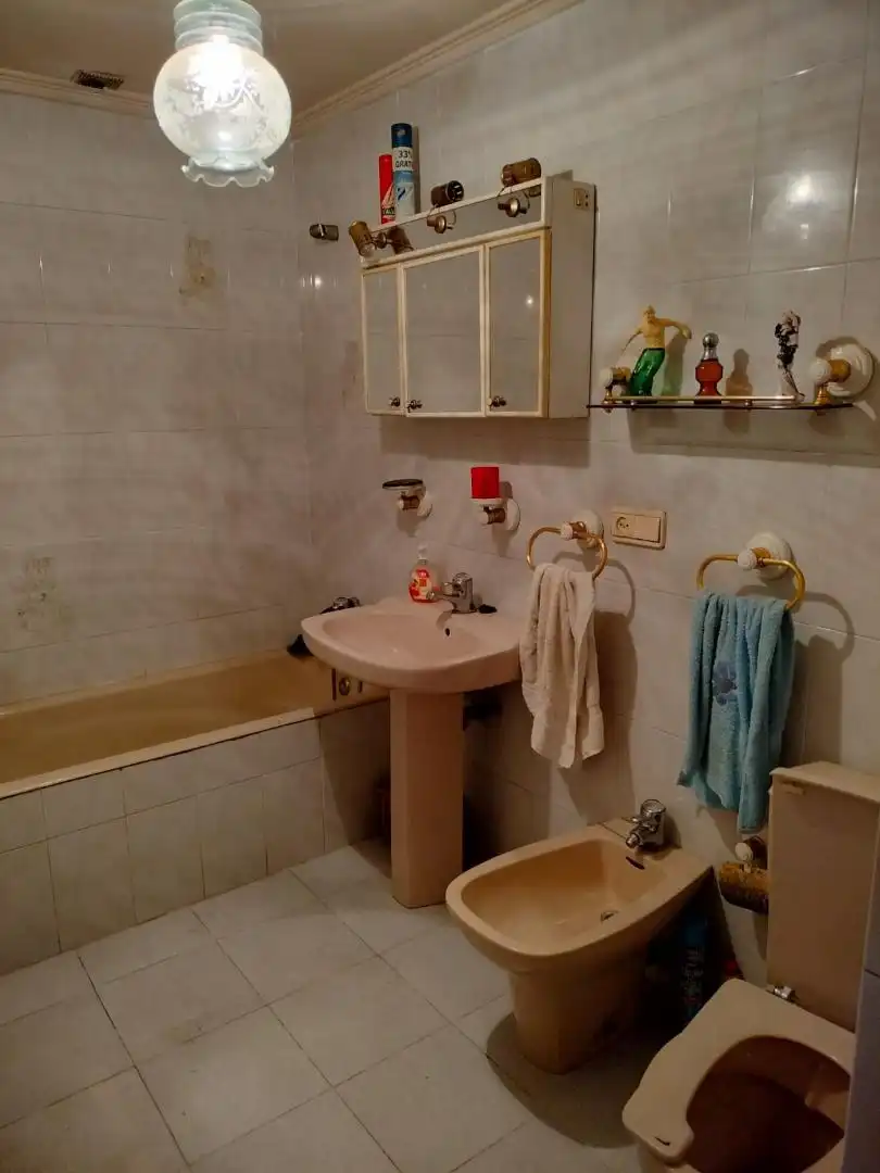 Bany de Casa adosada en venda en Valle de Tobalina amb Forn, Rentadora i Microones