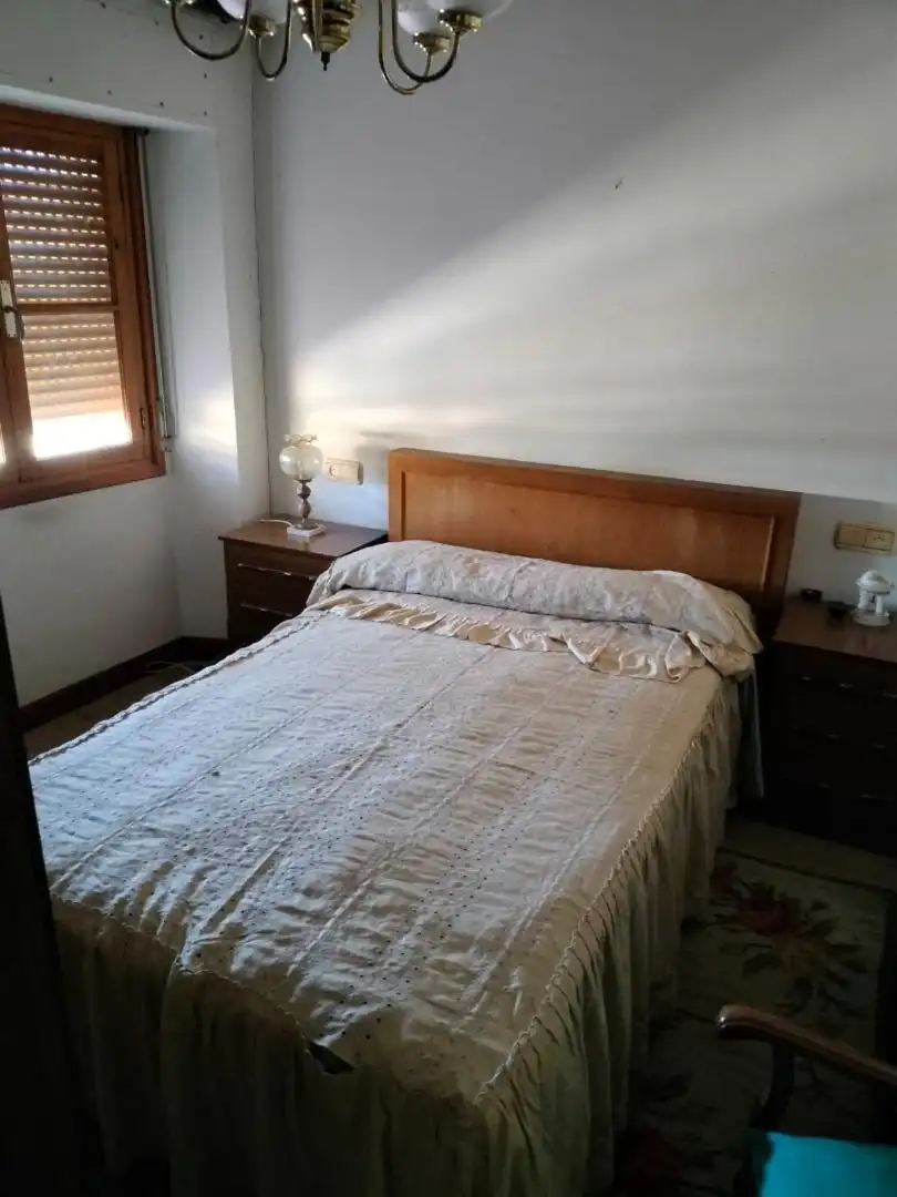Dormitori de Casa adosada en venda en Valle de Tobalina amb Forn, Rentadora i Microones