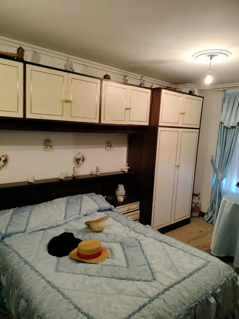 Dormitori de Casa adosada en venda en Valle de Tobalina amb Forn, Rentadora i Microones