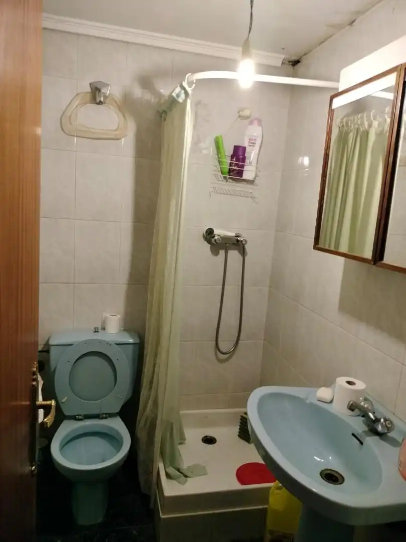Bany de Casa adosada en venda en Valle de Tobalina amb Forn, Rentadora i Microones