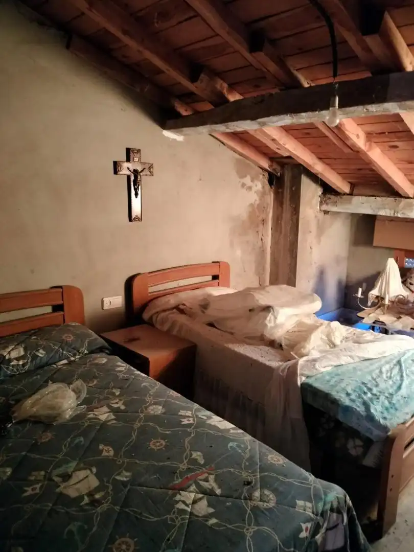 Dormitori de Casa adosada en venda en Valle de Tobalina amb Forn, Rentadora i Microones