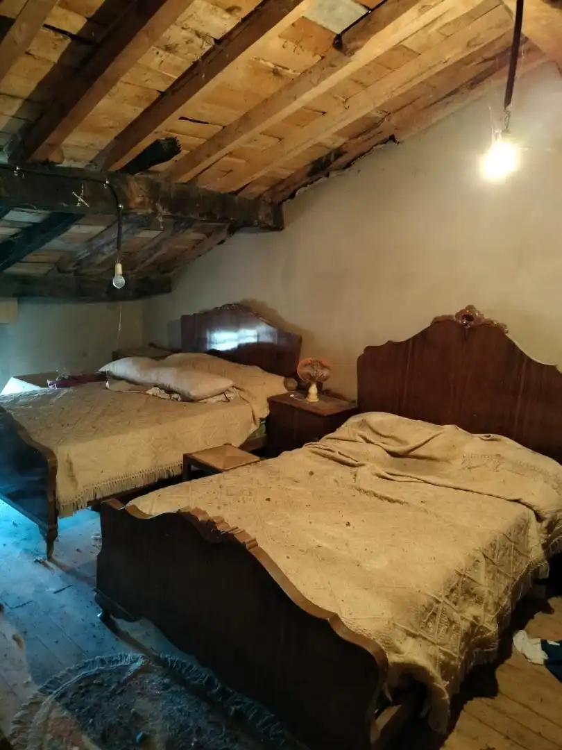 Dormitori de Casa adosada en venda en Valle de Tobalina amb Forn, Rentadora i Microones