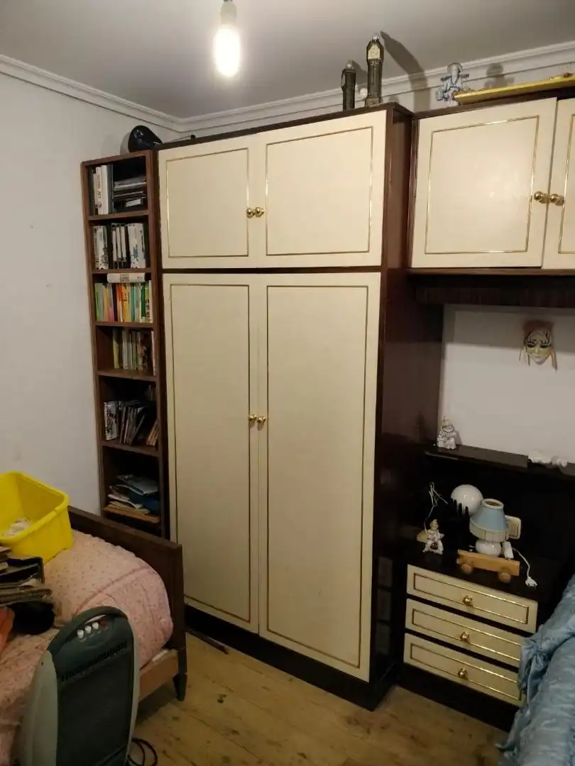 Dormitori de Casa adosada en venda en Valle de Tobalina amb Forn, Rentadora i Microones