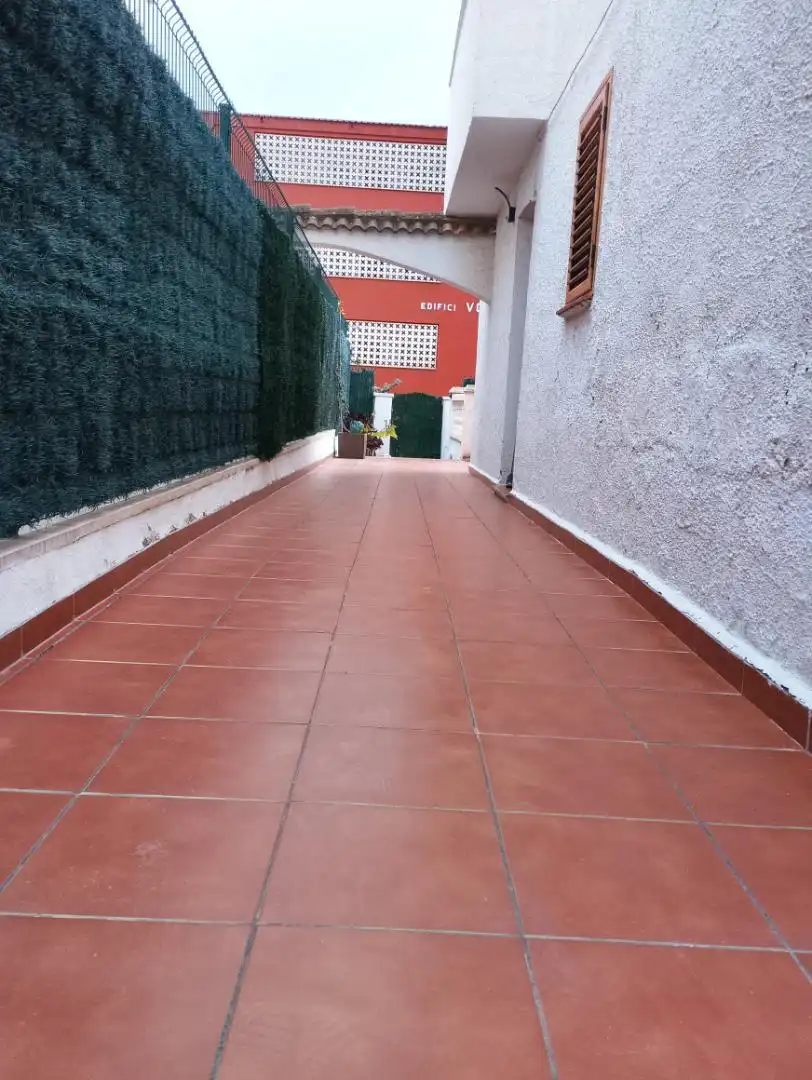 Einfamilien-Reihenhaus zum Verkauf in Carrer de Perseo, 5, Tarraco Terrasse von Einfamilien-Reihenhaus zum Verkauf in Cambrils mit Klimaanlage, Heizung und Terrasse