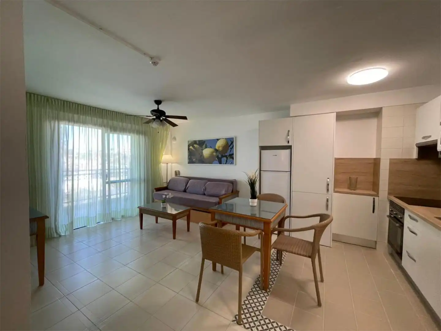 Sala de estar de Piso de alquiler en Arona con Jardín privado, Terraza y Piscina