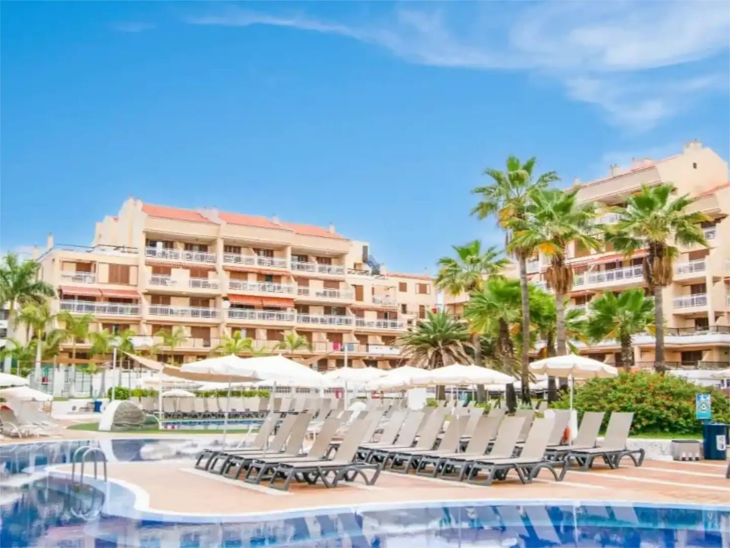 Piso de alquiler en Calle Luis Diaz de Losada, 7, Playa de las Américas Vista exterior de Piso de alquiler en Arona con Jardín privado, Terraza y Piscina