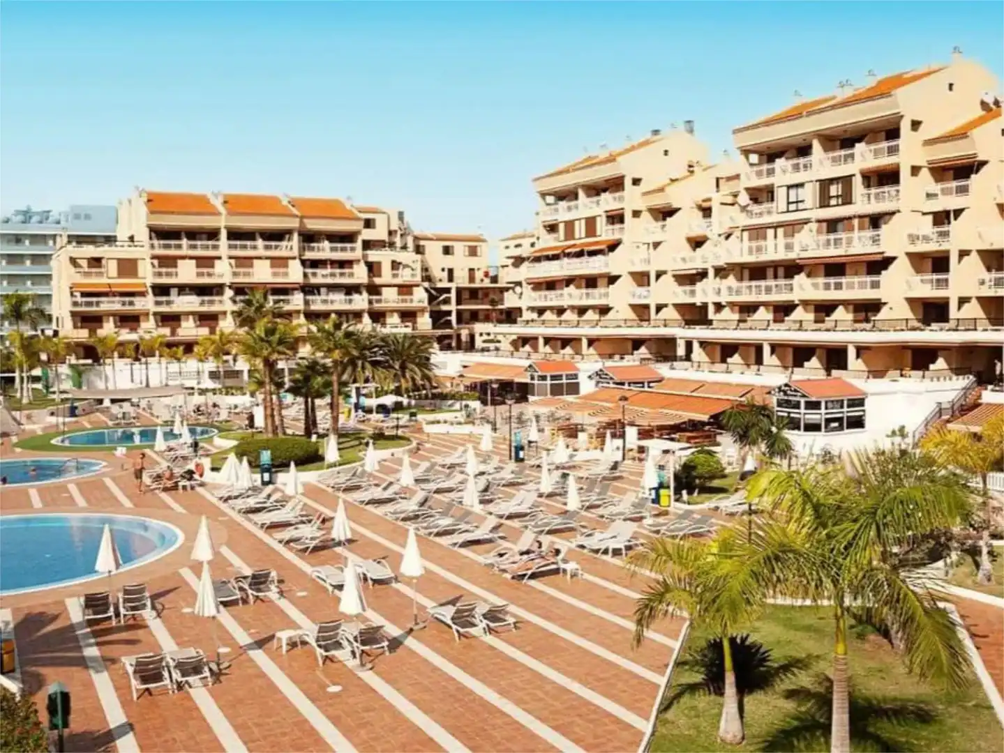 Piso de alquiler en Calle Luis Diaz de Losada, 7, Playa de las Américas Vista exterior de Piso de alquiler en Arona con Jardín privado, Terraza y Piscina