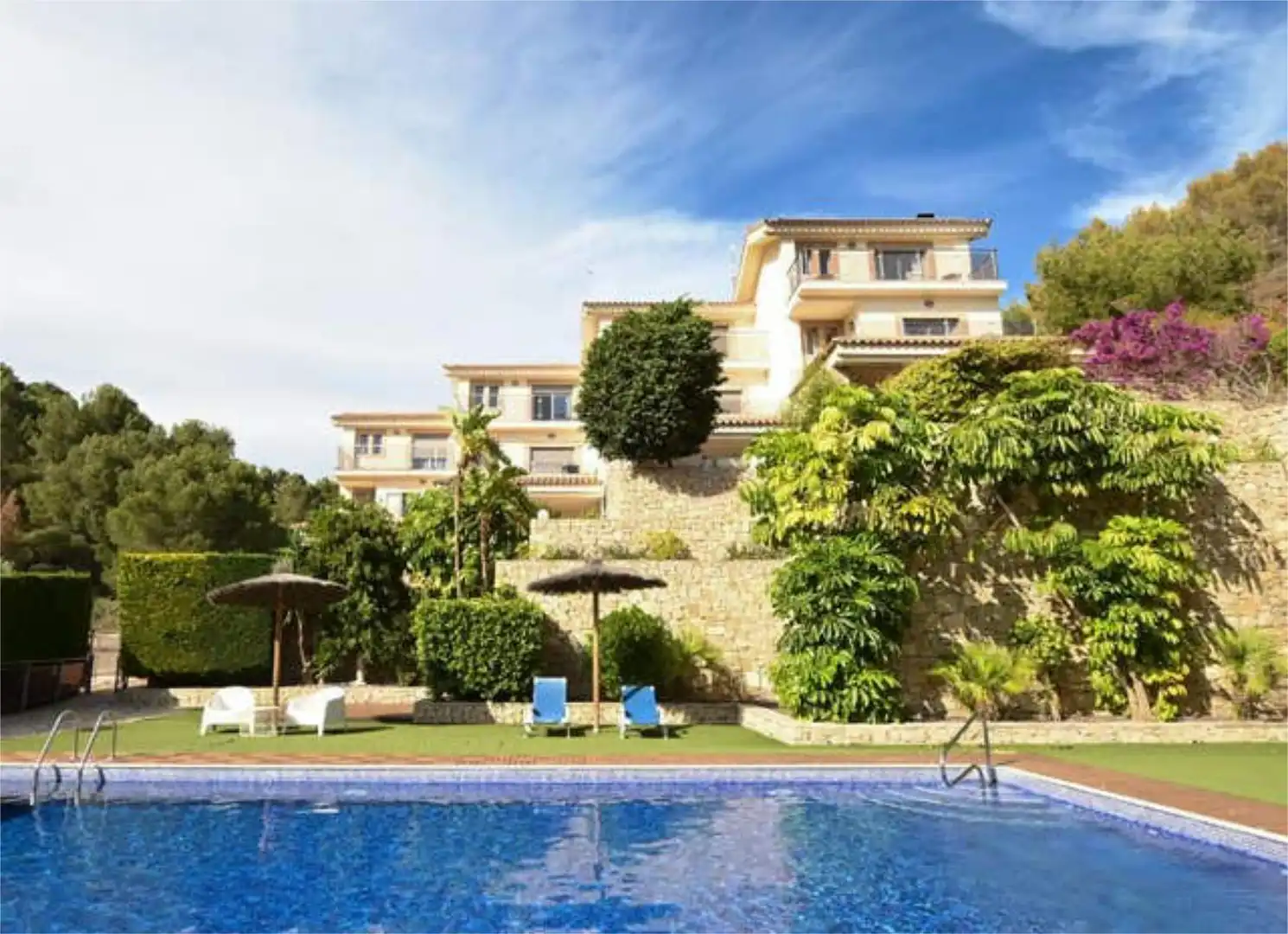 Casa o xalet en venda a Benicolada - Las Adelfas Vista exterior de Casa o xalet en venda en Calpe / Calp amb Terrassa i Piscina