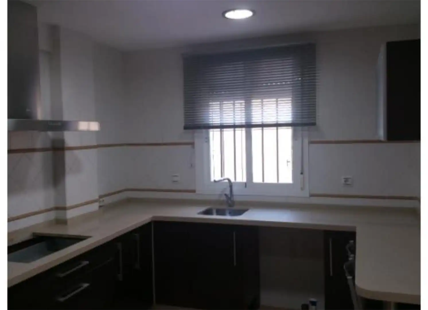 Cuina de Casa adosada en venda en Villanueva del Ariscal amb Aire condicionat i Terrassa