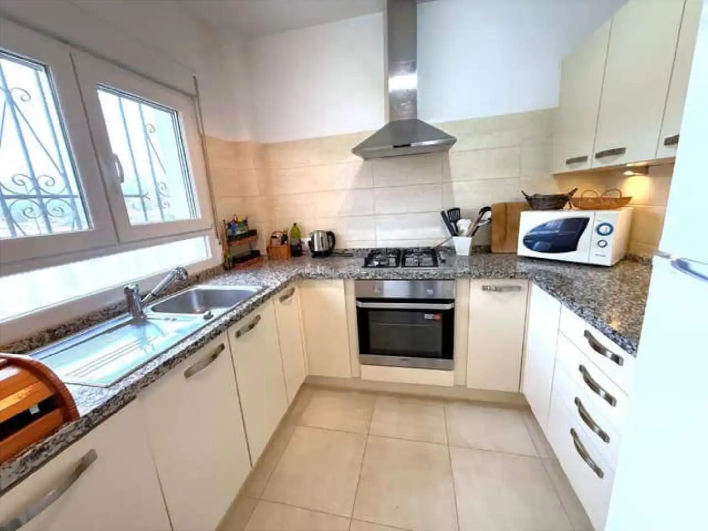Casa o chalet en venta en Montebello - Nou Espai Cocina de Casa o chalet en venta en La Nucia con Terraza y Piscina