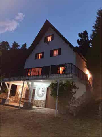 Casa adosada en Venta en Cabrillanes