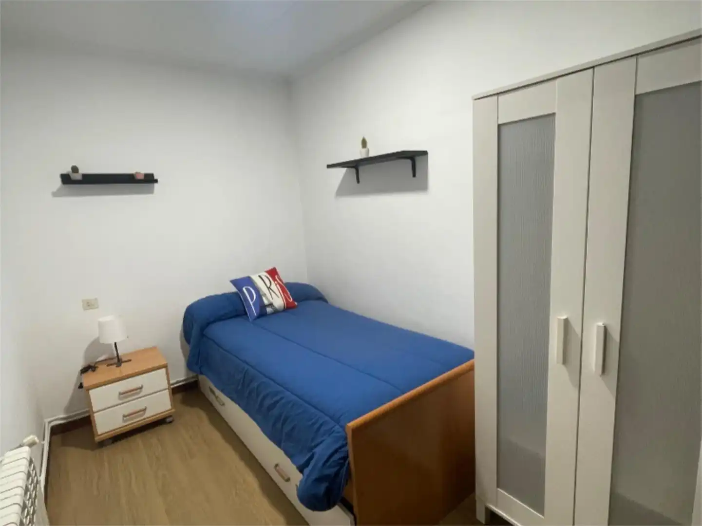 Bedroom of Flat for rent in Carballo