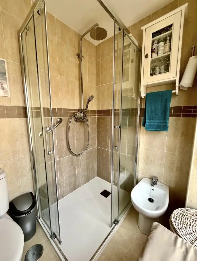 Apartamento en venta en Calle San Rafael, 9, La Goleta - San Felipe Neri Baño de Apartamento en venta en Málaga Capital con Aire acondicionado y Balcón