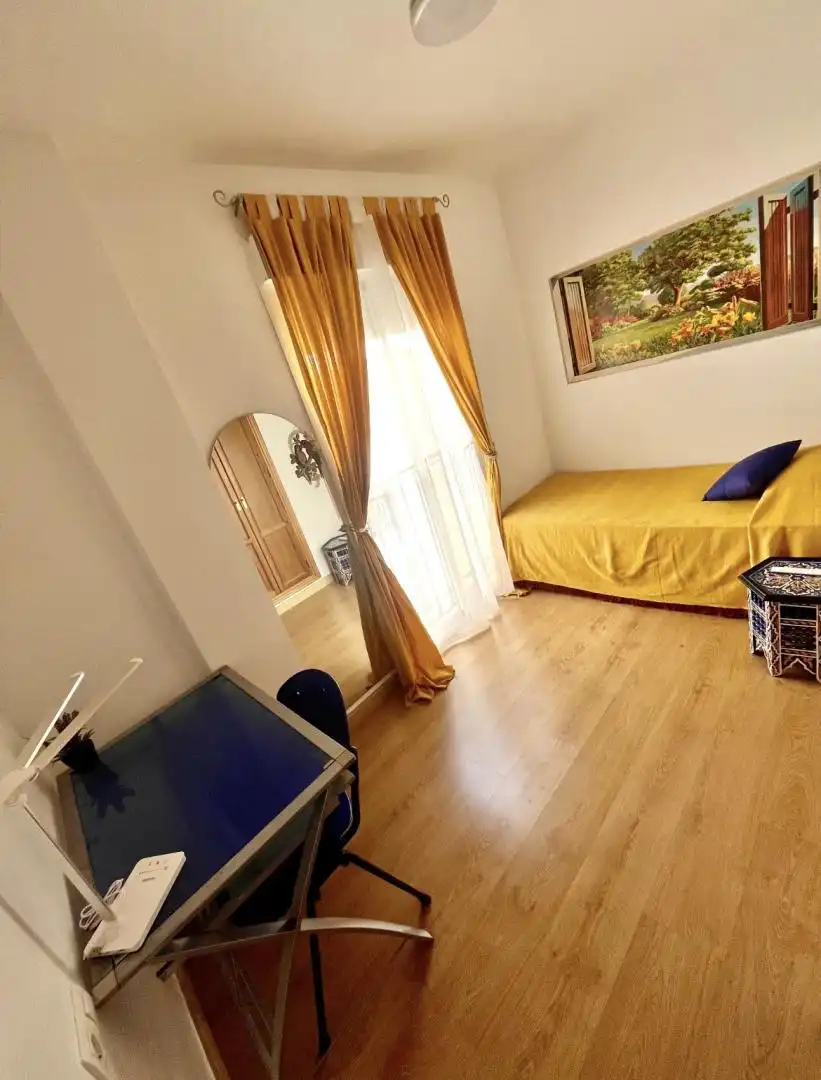 Apartamento en venta en Calle San Rafael, 9, La Goleta - San Felipe Neri Habitación de Apartamento en venta en Málaga Capital con Aire acondicionado y Balcón