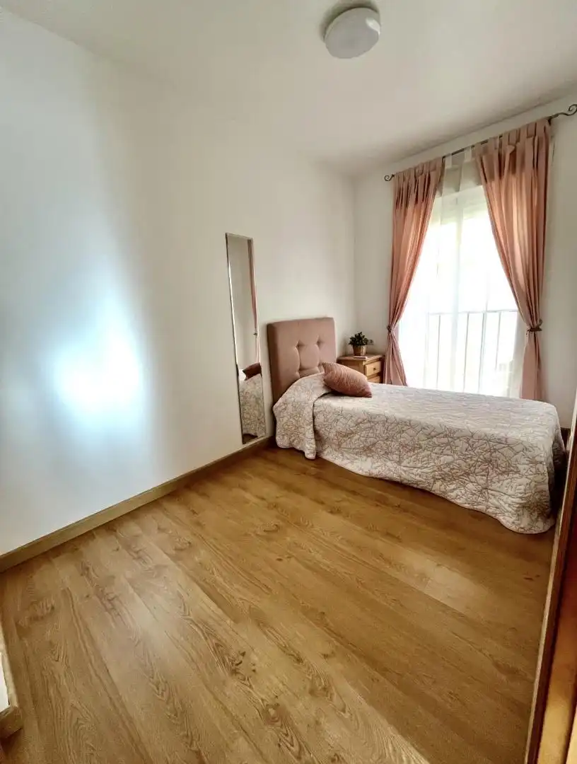 Apartamento en venta en Calle San Rafael, 9, La Goleta - San Felipe Neri Habitación de Apartamento en venta en Málaga Capital con Aire acondicionado y Balcón