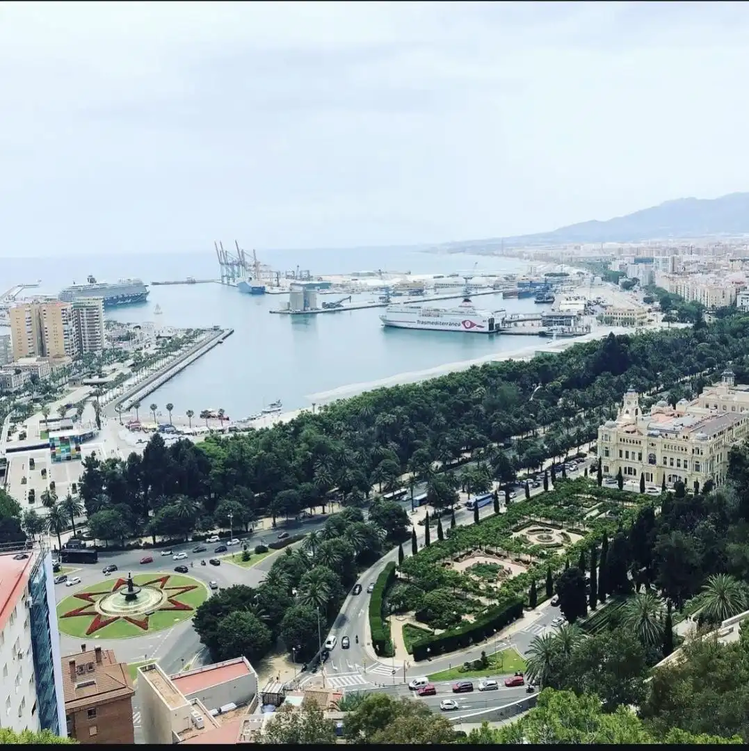 Apartamento en venta en Calle San Rafael, 9, La Goleta - San Felipe Neri Vista exterior de Apartamento en venta en Málaga Capital con Aire acondicionado y Balcón
