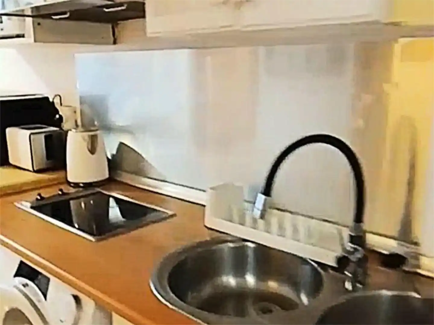 Flat for sale in Calle de la Virgen de las Nieves, 16, Zona media Kitchen of Flat for sale in Sierra Nevada