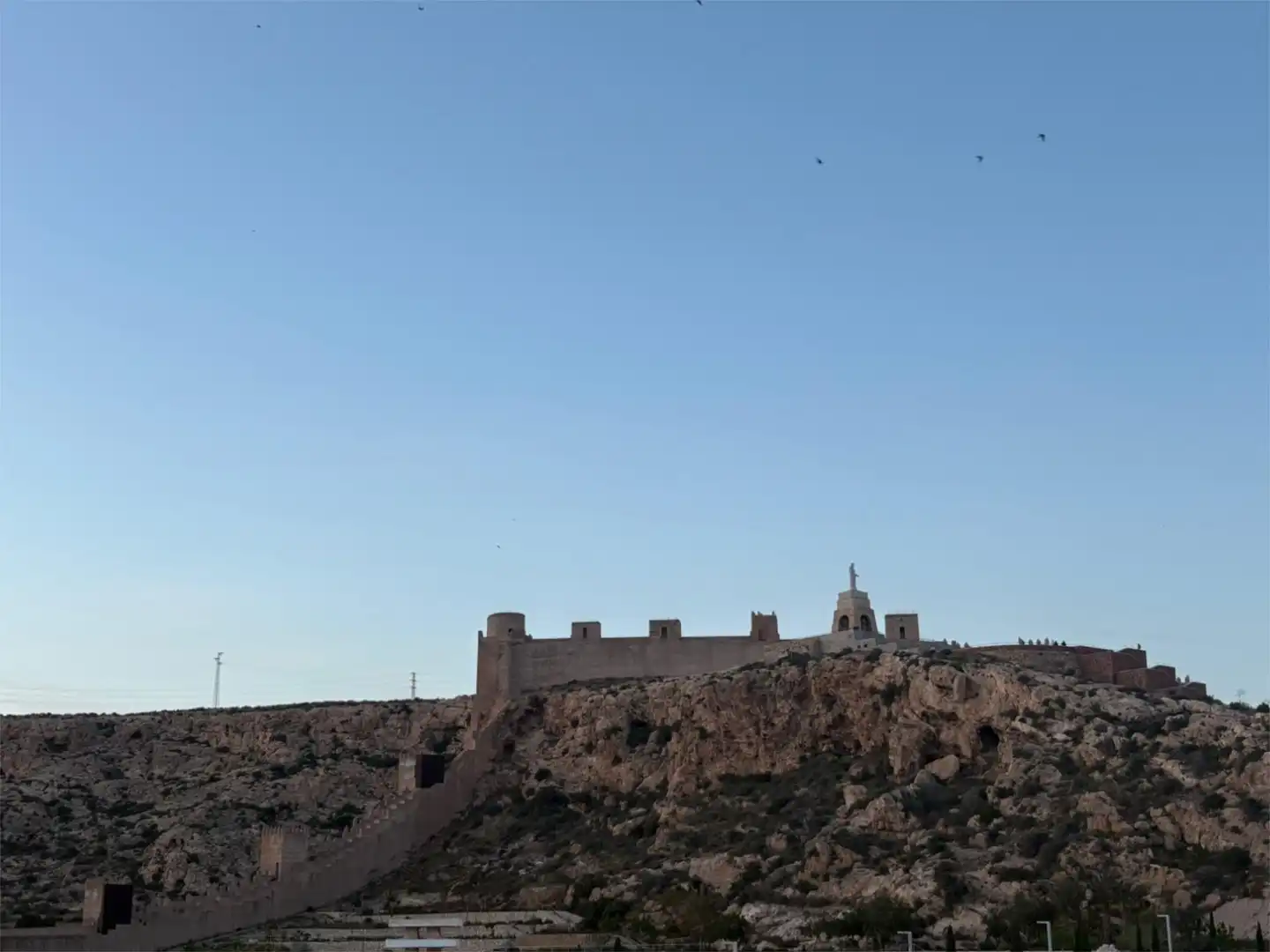 Vista exterior de Pis en venda en Almería amb Terrassa, Moblat i Balcó