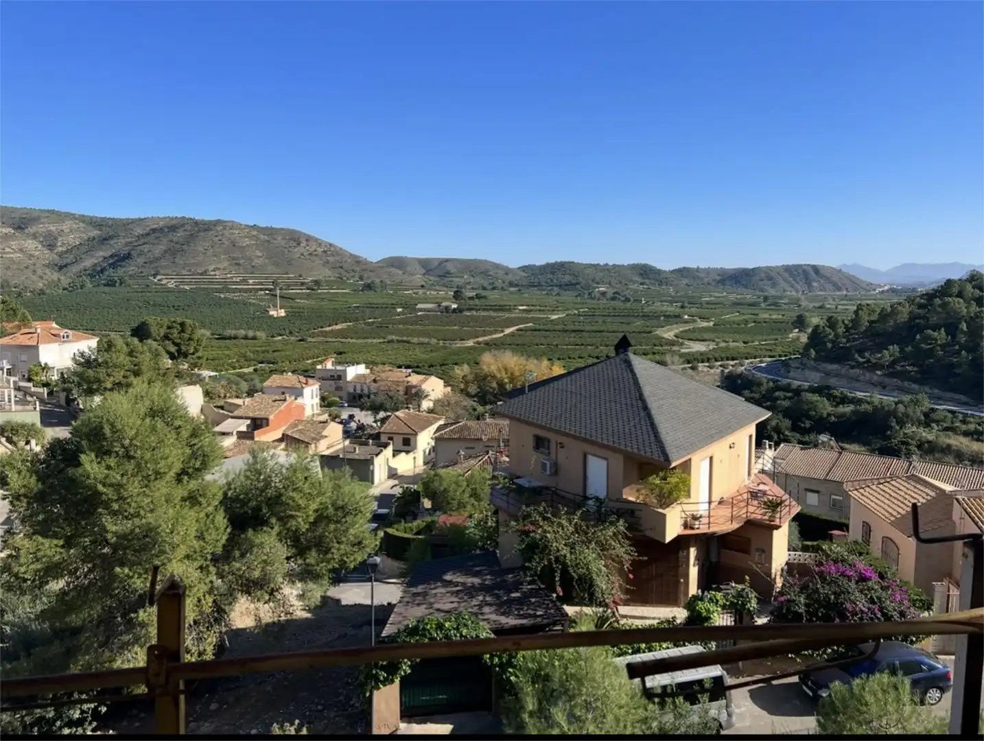 Casa o xalet en venda a Carrer Castell de Penyarroja, 3, Sumacàrcer Vista exterior de Casa o xalet en venda en Sumacàrcer amb Jardí privat, Terrassa i Traster
