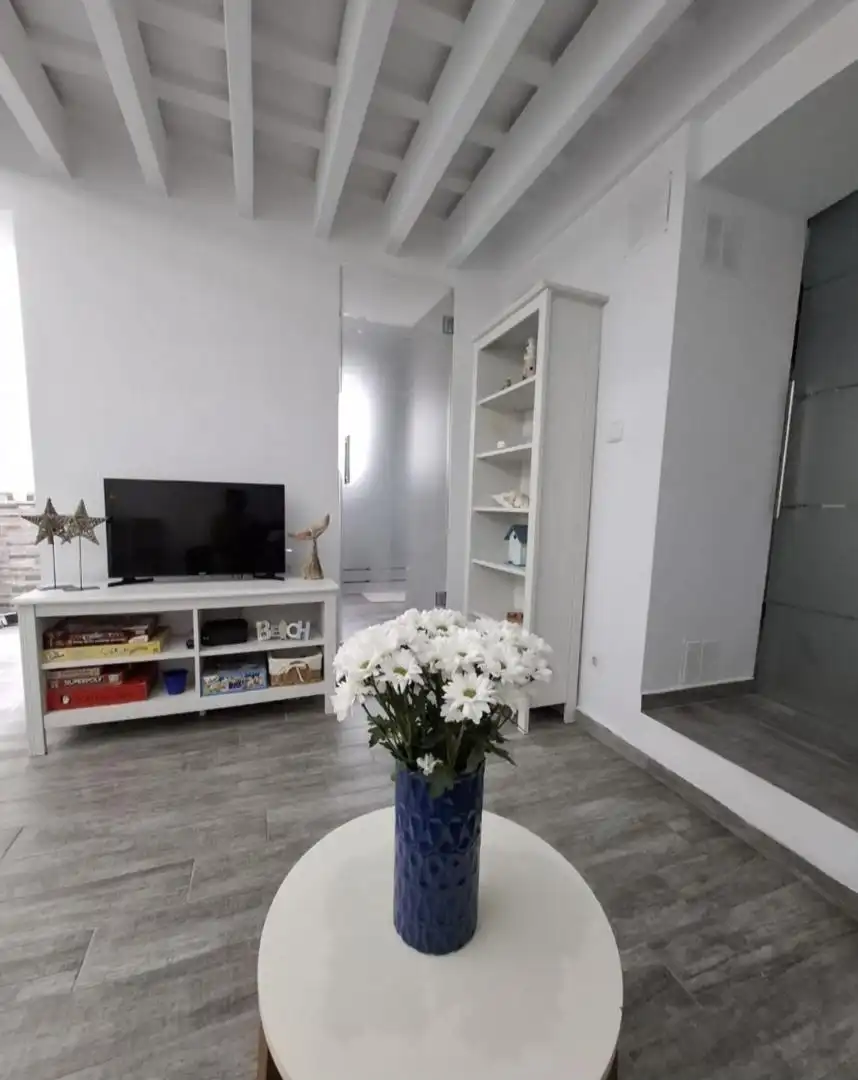 Apartamento de alquiler en Calle la Rosa, 15, Barbate ciudad Sala de estar de Apartamento de alquiler en Barbate con Aire acondicionado, Calefacción y Amueblado