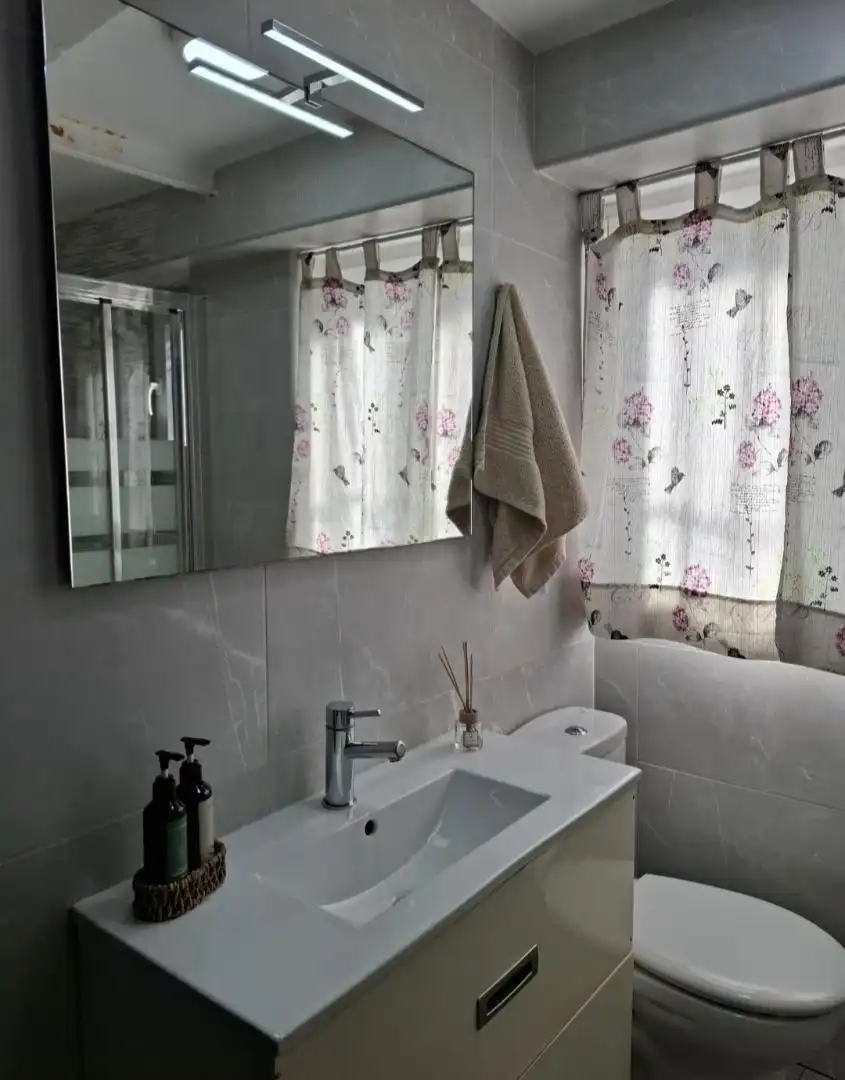 Apartamento de alquiler en Calle la Rosa, 15, Barbate ciudad Baño de Apartamento de alquiler en Barbate con Aire acondicionado, Calefacción y Amueblado
