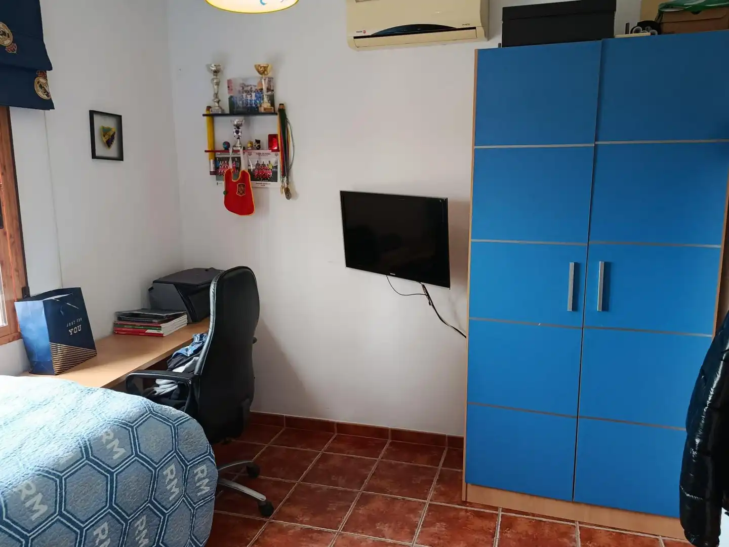 Casa o chalet en venta en Calle Norte, 17, Olías Habitación de Casa o chalet en venta en Málaga con Aire acondicionado, Calefacción y Jardín privado