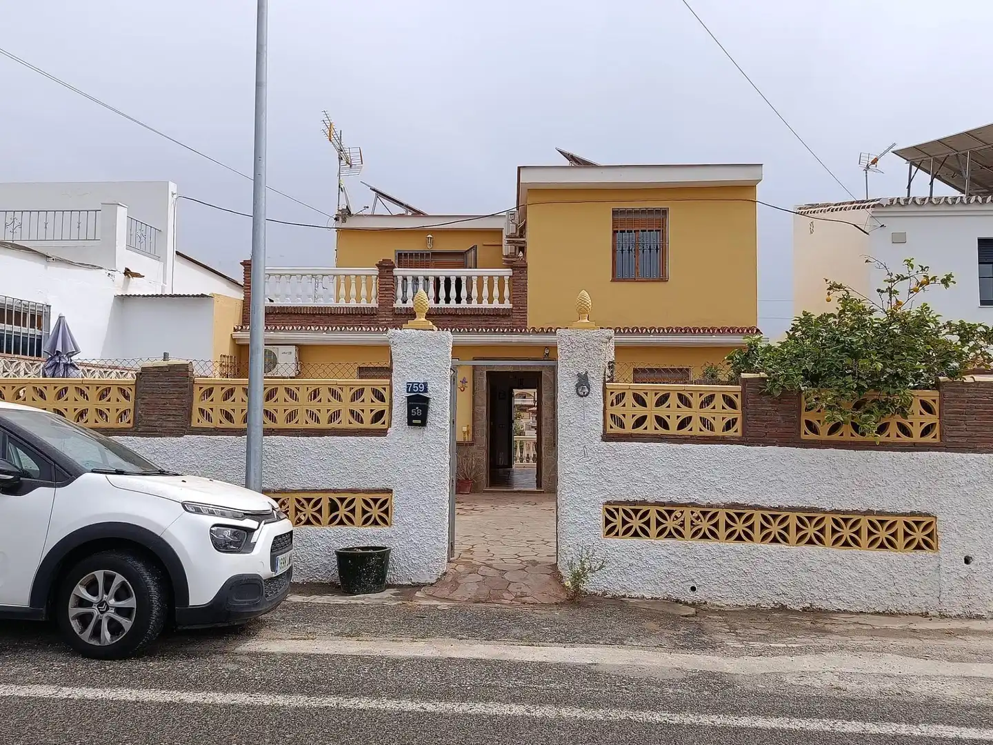 Casa o chalet en venta en Calle Norte, 17, Olías Vista exterior de Casa o chalet en venta en Málaga con Aire acondicionado, Calefacción y Jardín privado