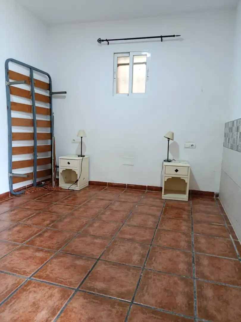 Casa o chalet en venta en Calle Norte, 17, Olías Habitación de Casa o chalet en venta en Málaga con Aire acondicionado, Calefacción y Jardín privado
