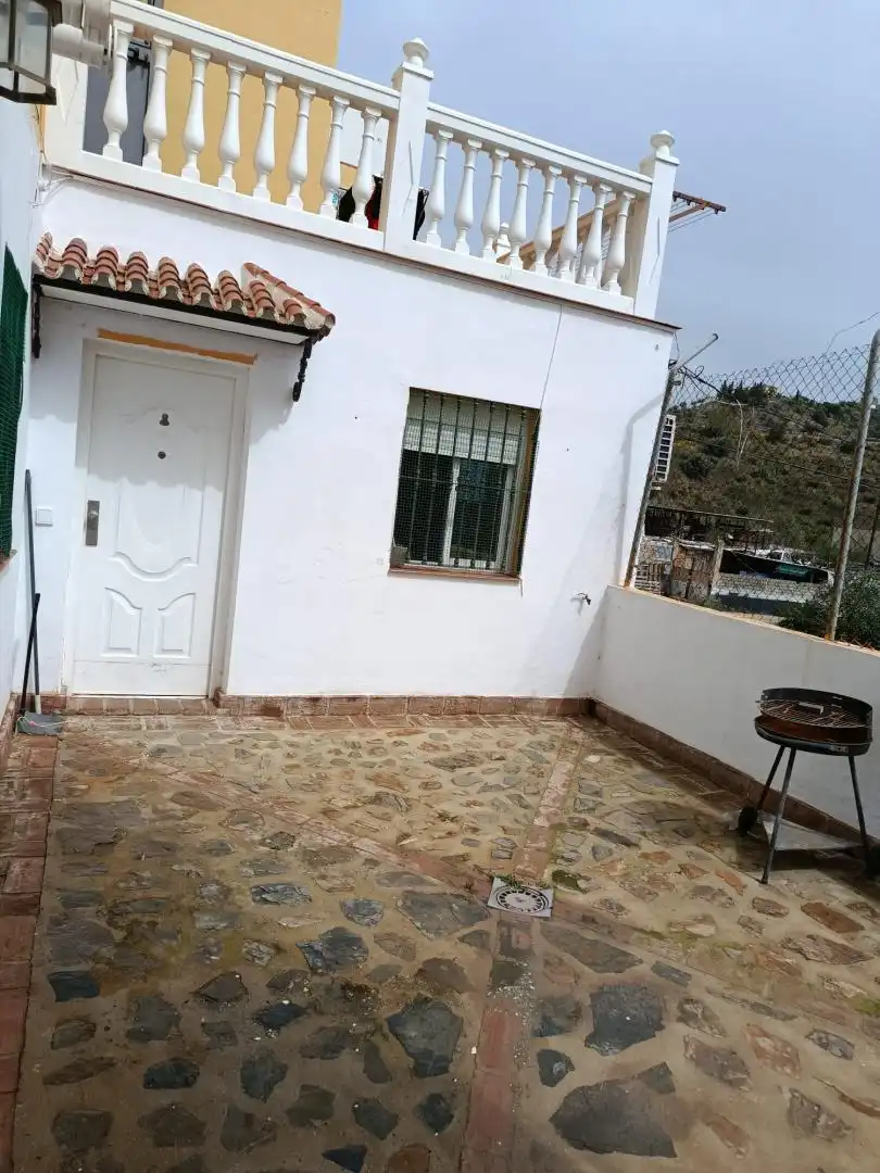 Casa o chalet en venta en Calle Norte, 17, Olías Terraza de Casa o chalet en venta en Málaga con Aire acondicionado, Calefacción y Jardín privado