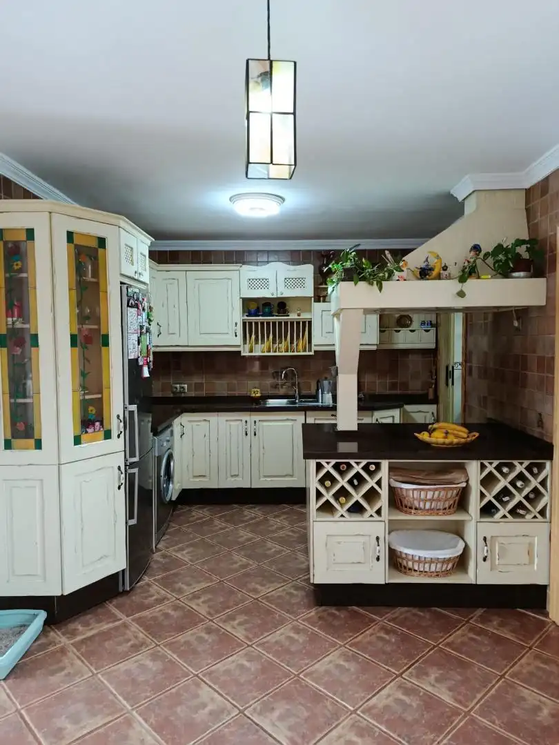 Cuina de Casa o xalet en venda en Málaga Capital amb Aire condicionat, Calefacció i Jardí privat