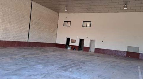 Foto 2 von Fabrikhallen zur Miete in Albelda de Iregua, La Rioja