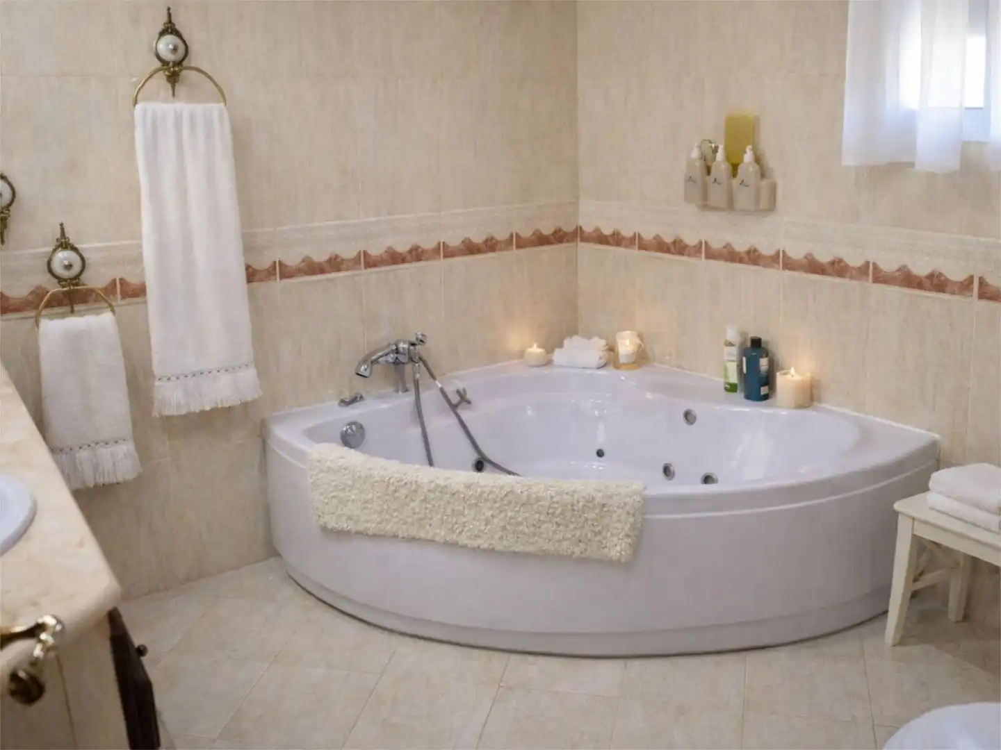 Bathroom of Flat for sale in Córdoba  with Air Conditioner, Heating and Private garden