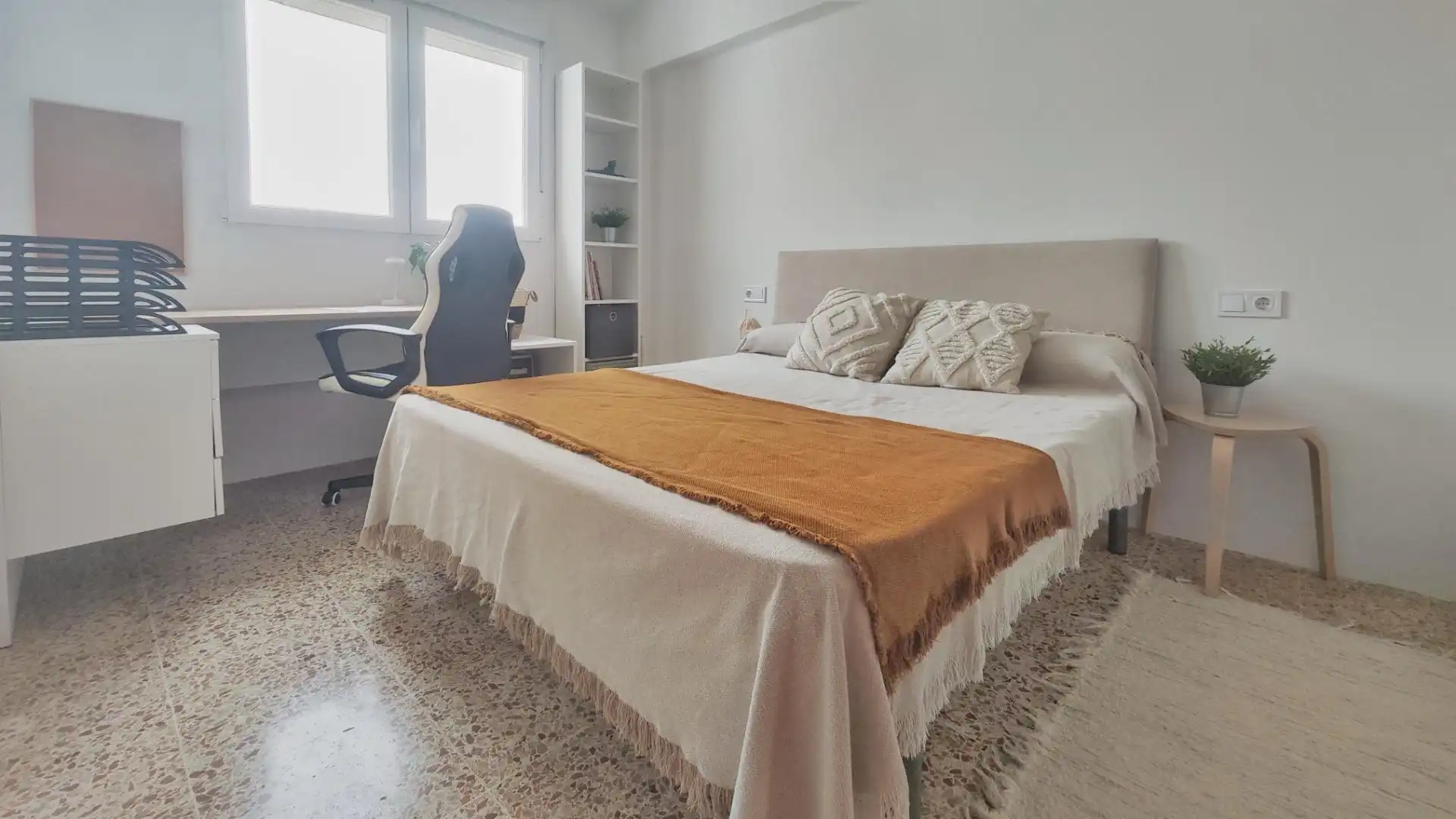 Habitación de Casa adosada de alquiler en Benicasim / Benicàssim con Jardín privado, Terraza y Amueblado