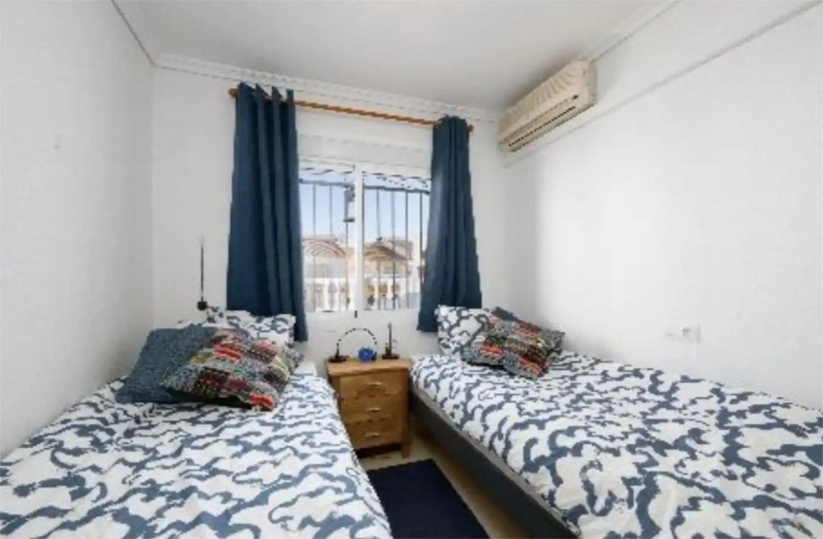 Casa o xalet de lloguer a Calle Handel, 54, Gran Vista - Olivo de Oro Dormitori de Casa o xalet de lloguer en Santa Pola amb Aire condicionat, Terrassa i Piscina