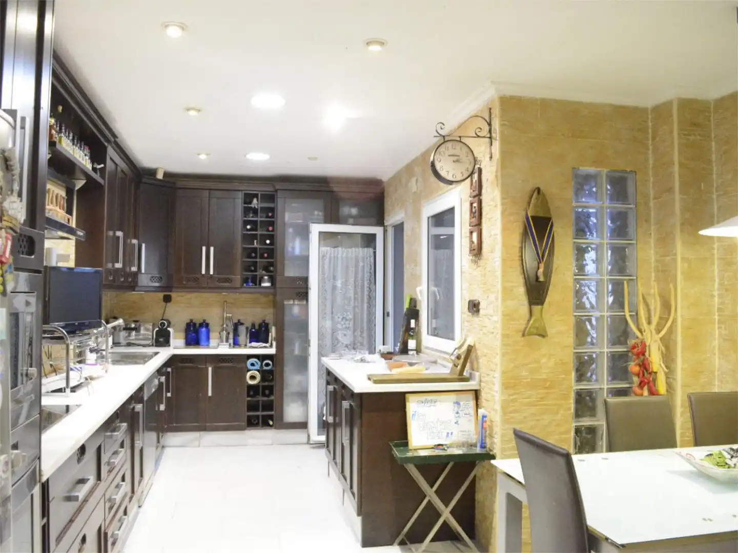 Casa o chalet en venta en Calle Betis, 2, Barrio de la Vega Cocina de Casa o chalet en venta en Monachil con Aire acondicionado, Terraza y Piscina