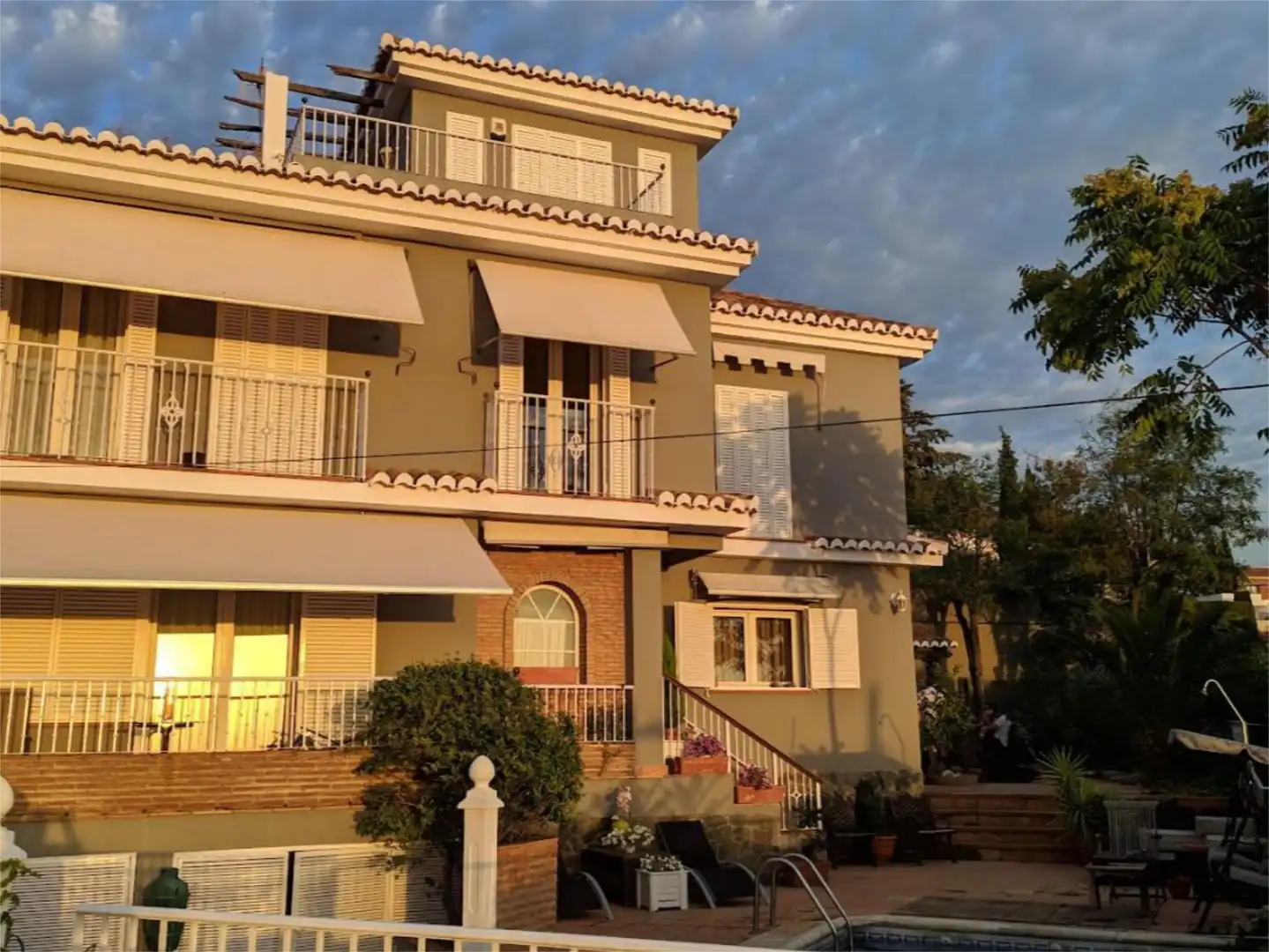 Casa o chalet en venta en Calle Betis, 2, Barrio de la Vega Vista exterior de Casa o chalet en venta en Monachil con Aire acondicionado, Terraza y Piscina