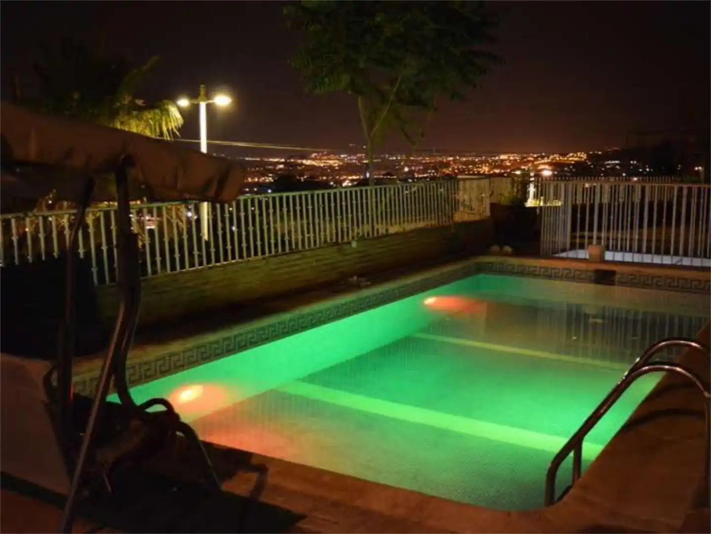Casa o chalet en venta en Calle Betis, 2, Barrio de la Vega Piscina de Casa o chalet en venta en Monachil con Aire acondicionado, Terraza y Piscina