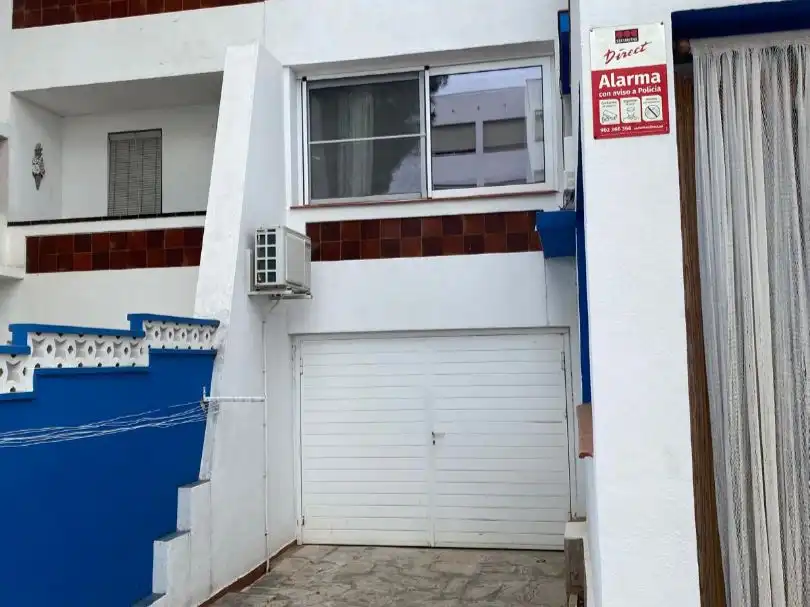 Casa o chalet en venta en Carrer Sant Isidre, 268, Platges Vista exterior de Casa o chalet en venta en La Ràpita con Aire acondicionado, Terraza y Balcón
