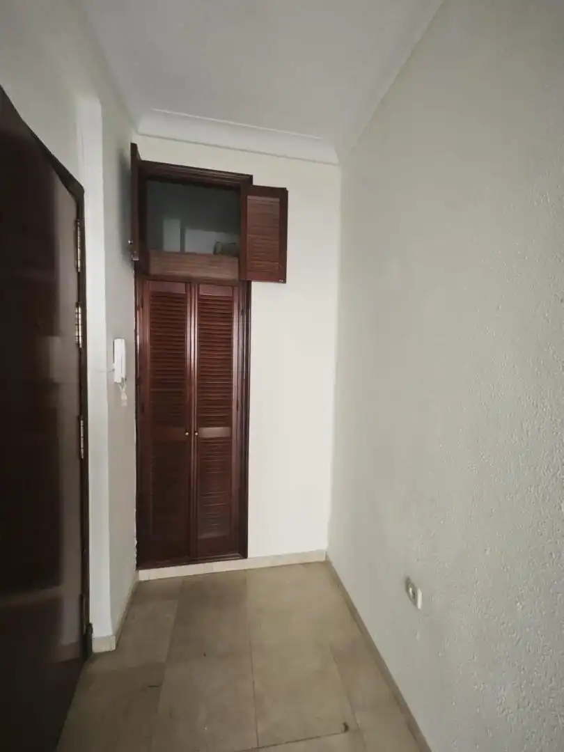 Pis de lloguer a Calle Virgen de la Cinta, 23, Los Remedios Dormitori de Pis de lloguer en Sevilla Capital amb Aire condicionat i Terrassa